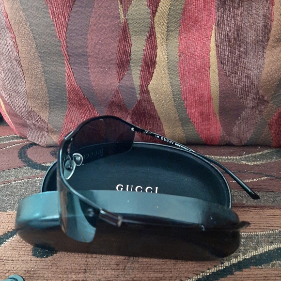 GUCCI Sunglasses visor aviator wrap - Picture 3 of 10